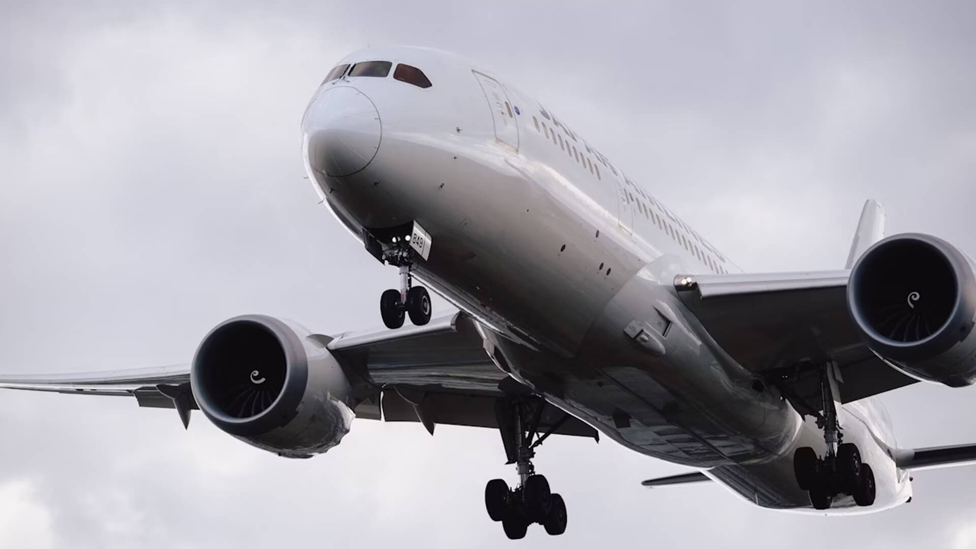 CCabs airport transfer taxi to Manchester Airport